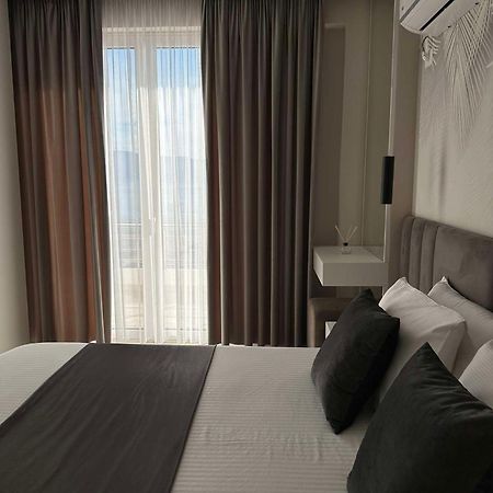 Sea View Apartment Luxury Вльора Екстер'єр фото