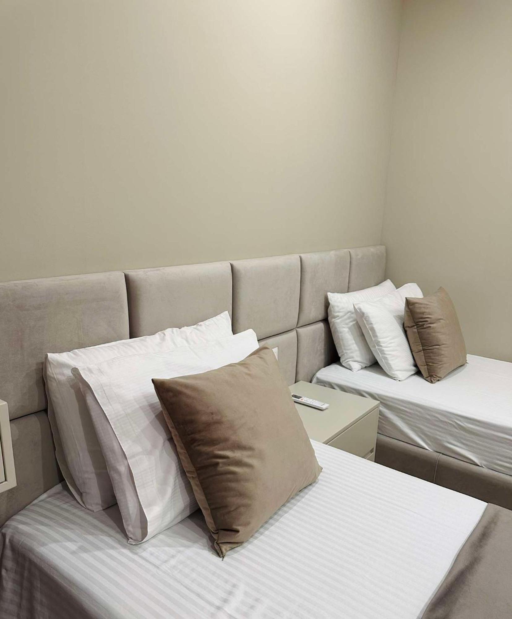 Sea View Apartment Luxury Вльора Екстер'єр фото